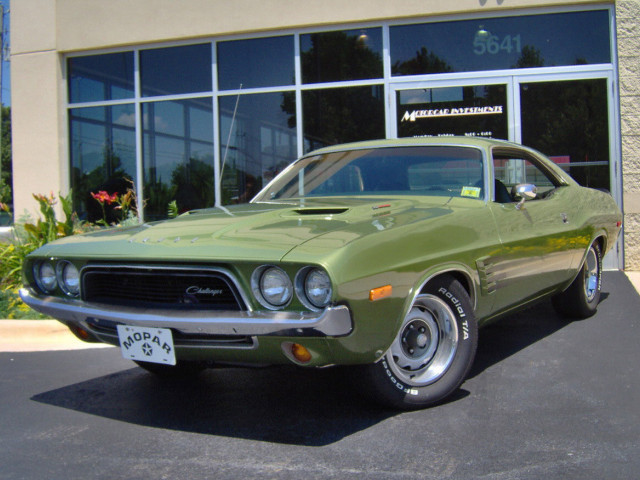 Dodge Challenger фото