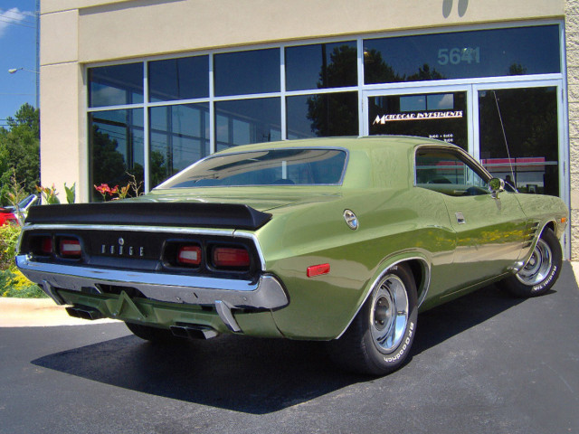 Dodge Challenger фото