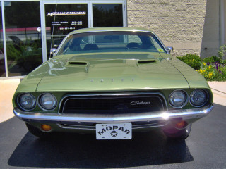 Dodge Challenger фото