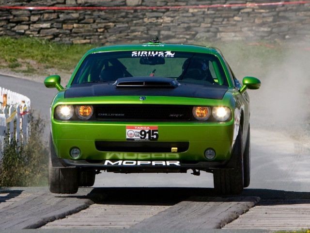 Dodge Challenger фото