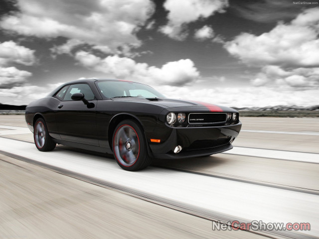 Dodge Challenger фото