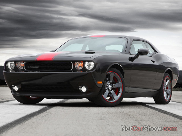 Dodge Challenger фото