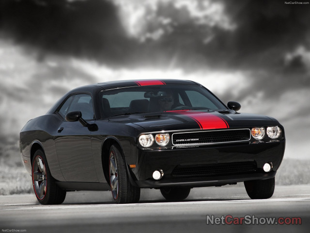 Dodge Challenger фото