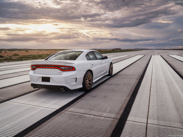 Dodge Charger SRT Hellcat фото