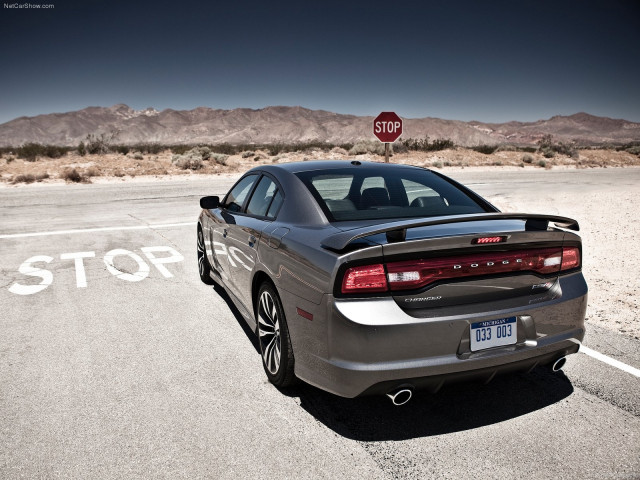 Dodge Charger SRT8 фото