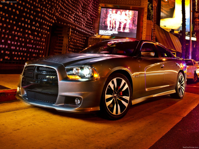 Dodge Charger SRT8 фото