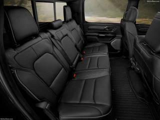 Dodge Ram 1500 фото