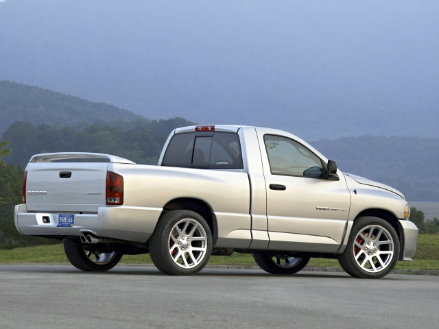 Dodge Ram SRT-10 фото