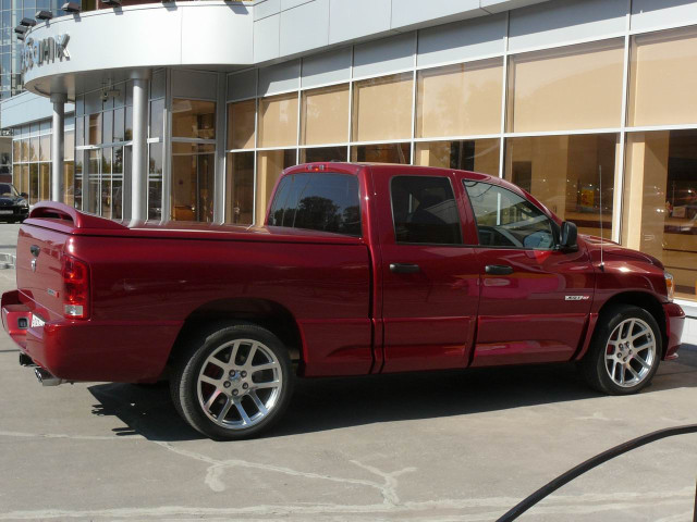 Dodge Ram SRT-10 фото