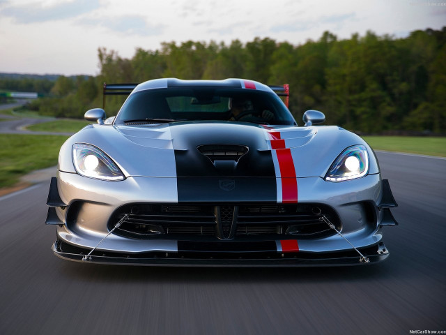 Dodge Viper ACR фото