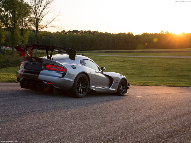 Dodge Viper ACR фото