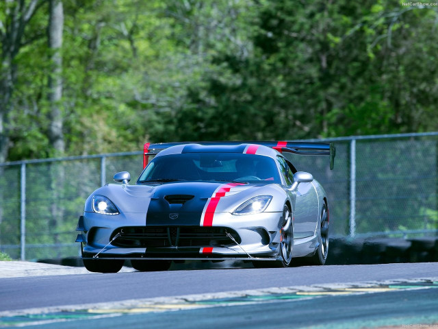 Dodge Viper ACR фото