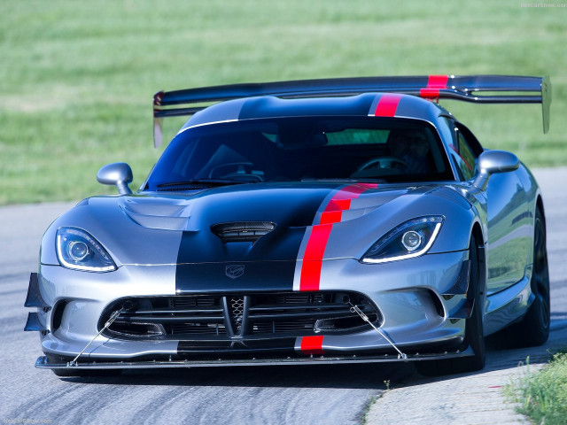 Dodge Viper ACR фото