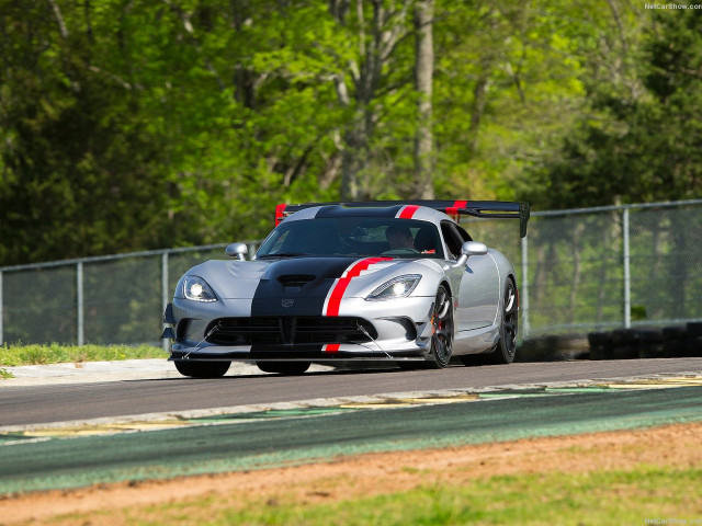 Dodge Viper ACR фото