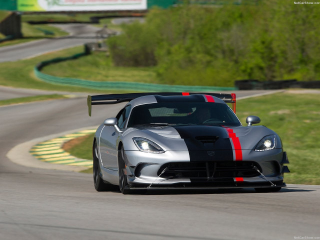 Dodge Viper ACR фото