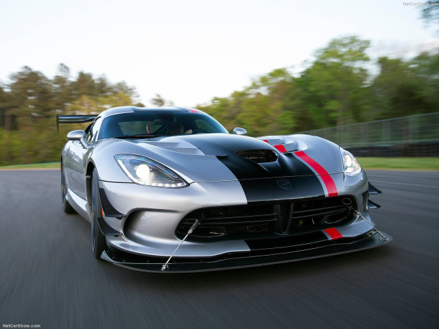 Dodge Viper ACR фото