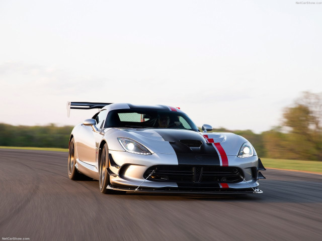 Dodge Viper ACR фото