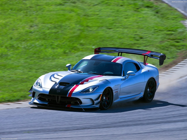 Dodge Viper ACR фото