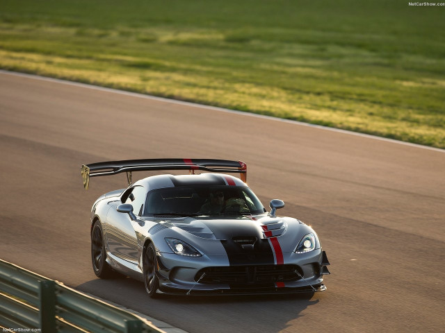 Dodge Viper ACR фото