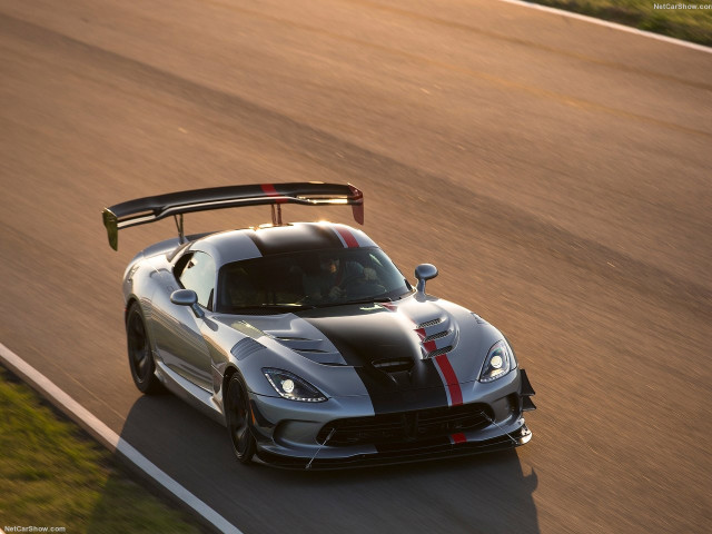 Dodge Viper ACR фото