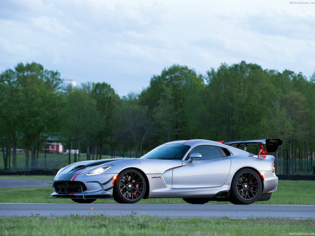 Dodge Viper ACR фото