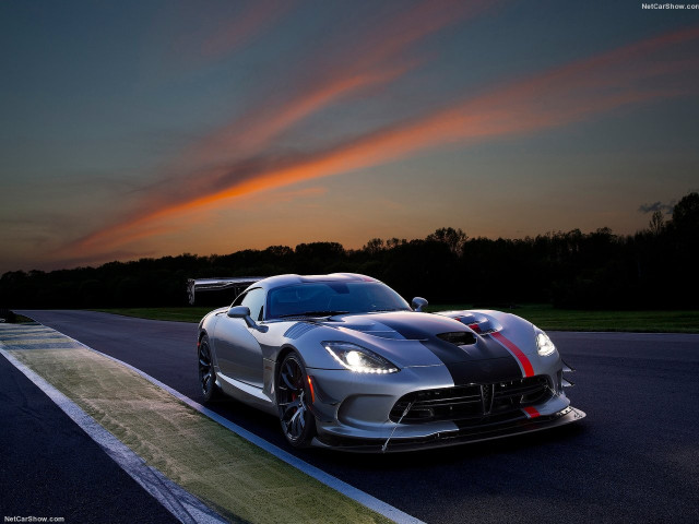 Dodge Viper ACR фото