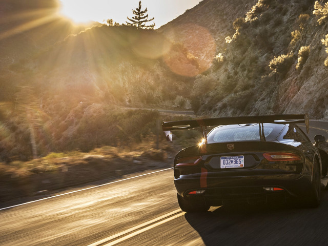 Dodge Viper ACR фото