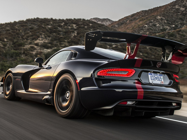 Dodge Viper ACR фото