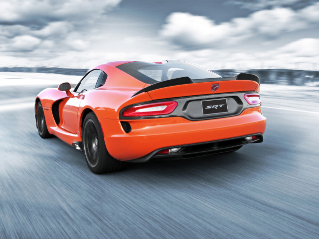 Dodge Viper SRT фото