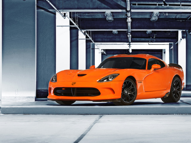 Dodge Viper SRT фото