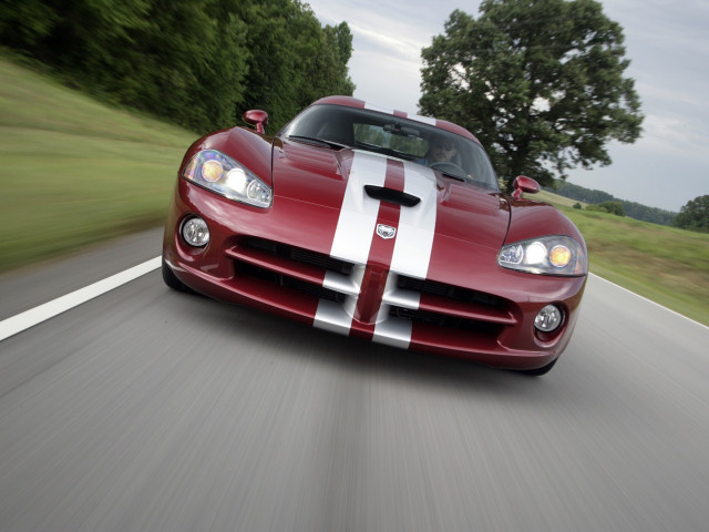 Dodge Viper SRT фото