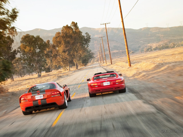 Dodge Viper SRT фото