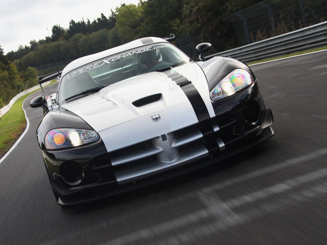 Dodge Viper SRT фото