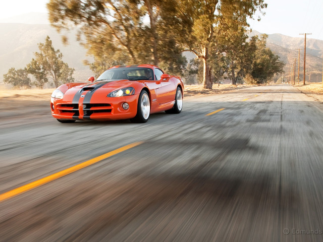 Dodge Viper SRT фото