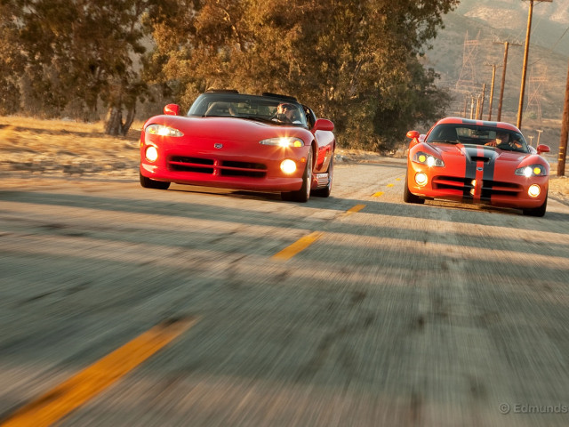 Dodge Viper SRT фото