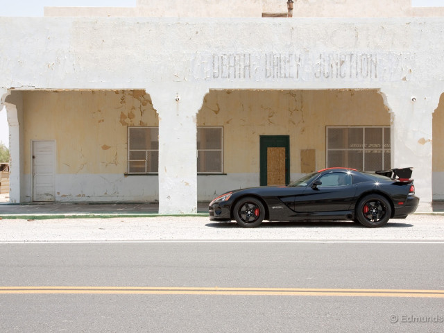 Dodge Viper SRT фото