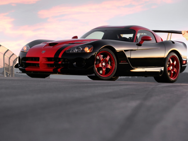 Dodge Viper SRT фото