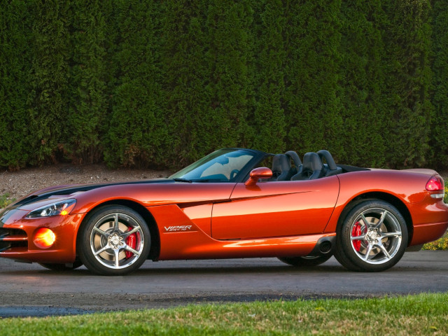 Dodge Viper SRT фото