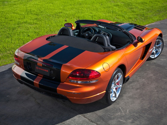 Dodge Viper SRT фото