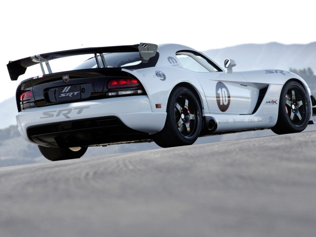 Dodge Viper SRT фото