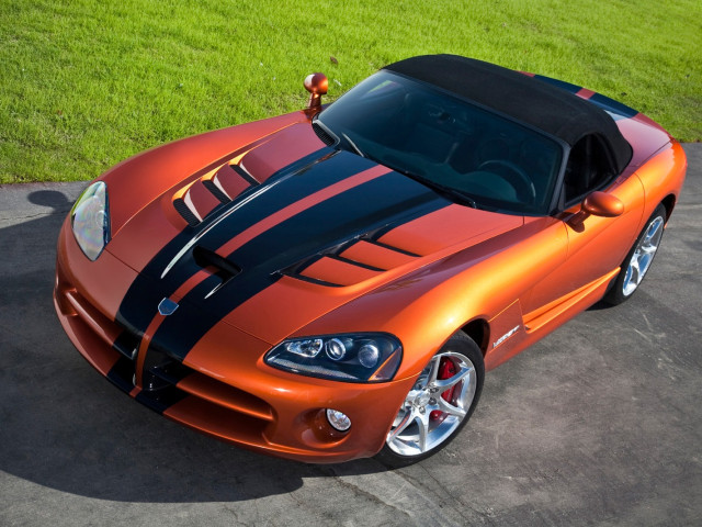 Dodge Viper SRT фото