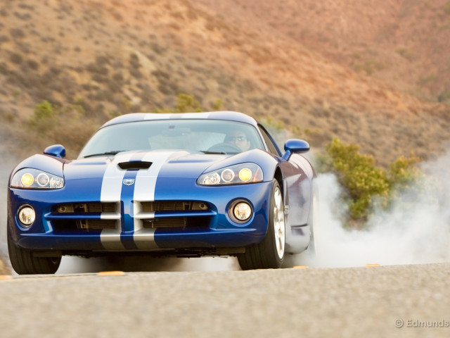 Dodge Viper SRT фото