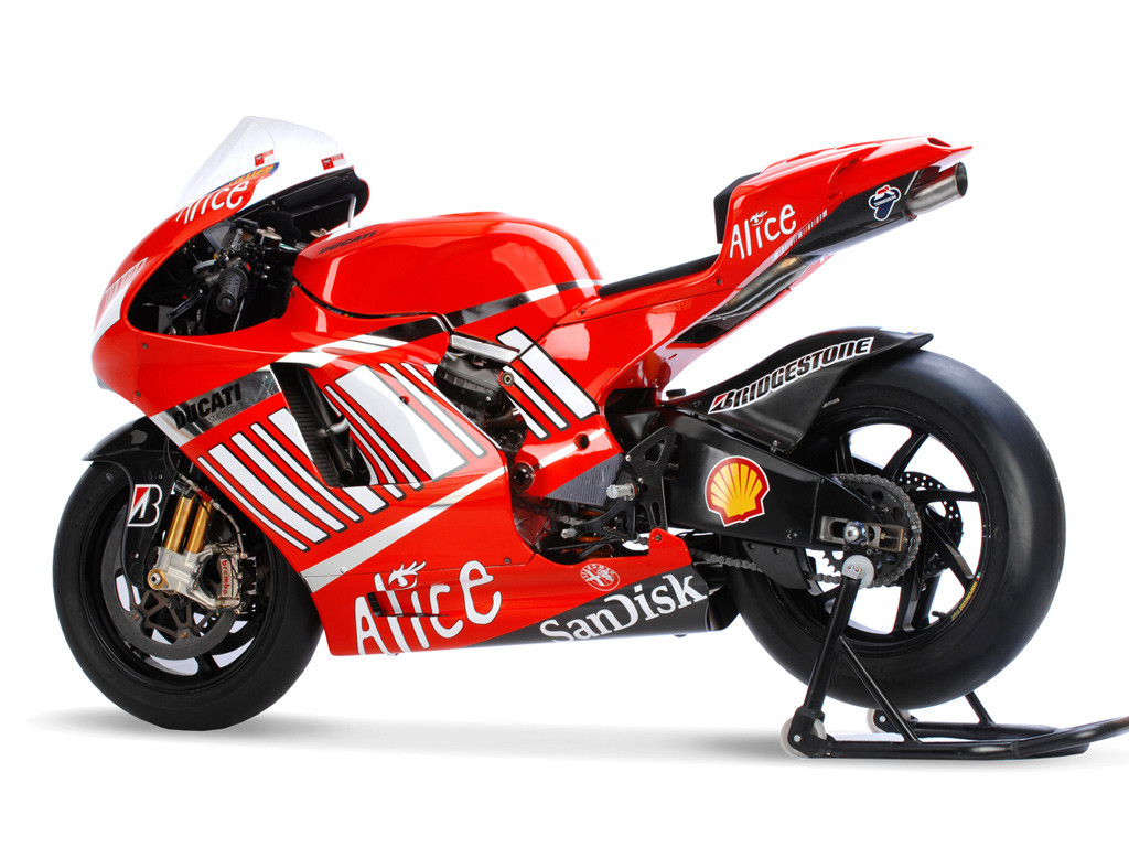 Ducati Desmosedici GP7 фото 44462