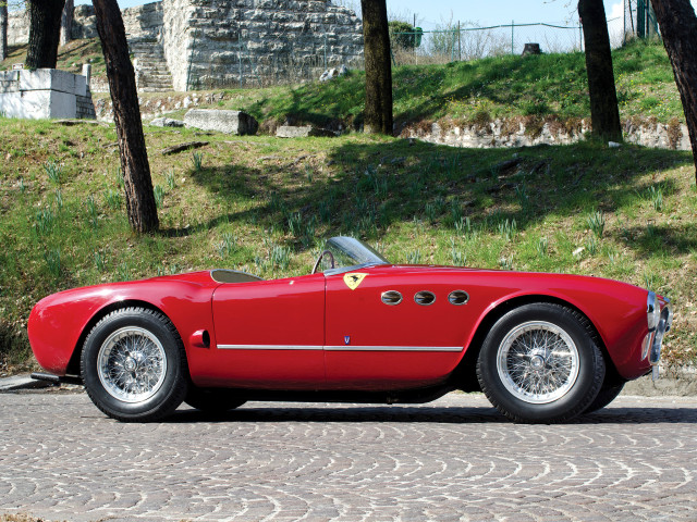 Ferrari 225s Spyder фото