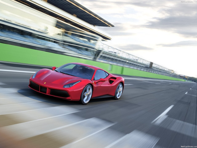 Ferrari 488 GTB фото