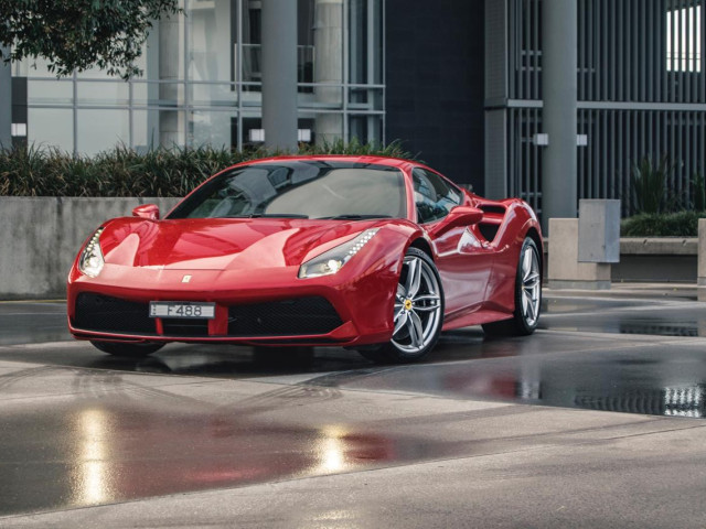 Ferrari 488 GTB фото