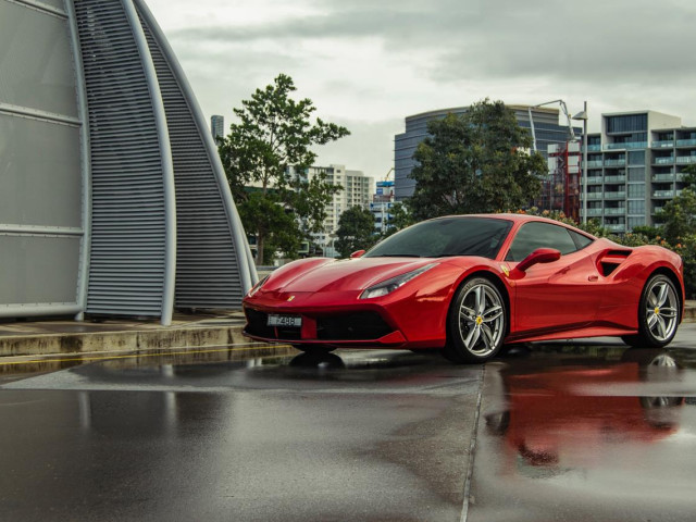 Ferrari 488 GTB фото