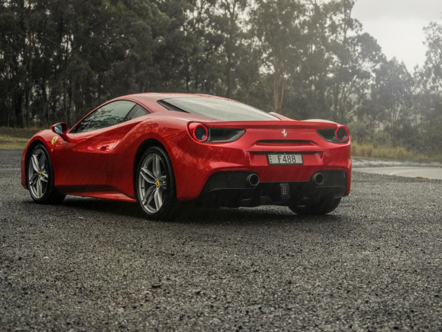 Ferrari 488 GTB фото