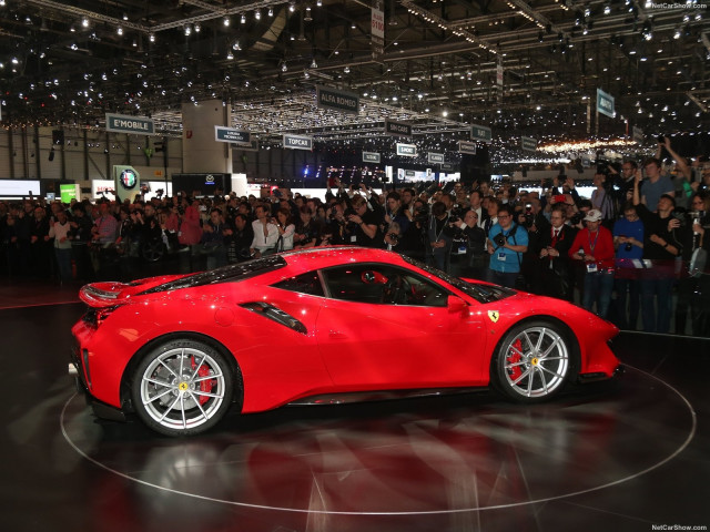 Ferrari 488 Pista фото