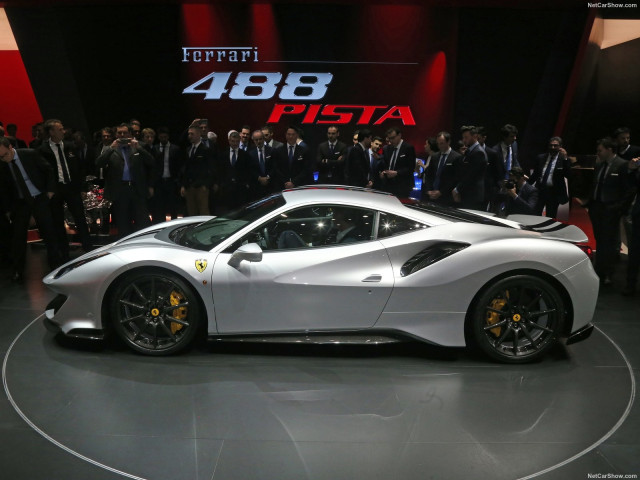 Ferrari 488 Pista фото